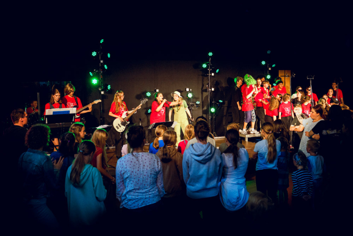Theatergruppe Ten Sing bei einer Aufführung