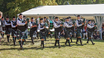Formation Pipes and Drums Formation Pipes and Drums